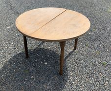 Round Extending Table