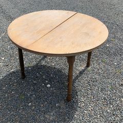 Round Extending Table