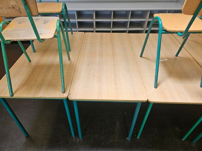 School tables/chairs