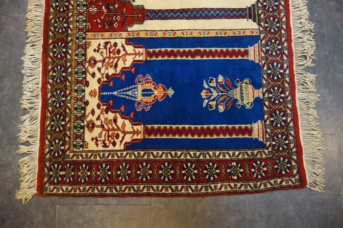 P.ersian Bukhara Rug 2.45 x 0.95 (BUD)