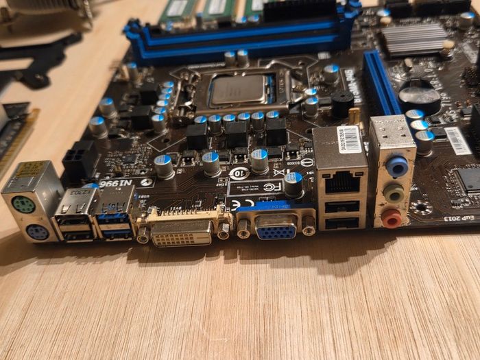 Msi B75ma-p45 + Intel I7-3770 + 16gb Ddr3 + Gt 630 2gb + Cooler