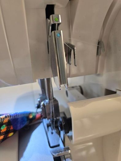 Singer overlocker