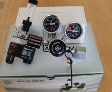 CO2 Art - PRO-SE Series - Aquarium CO2 Dual Stage Regulator with Integrated Solenoid