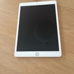 8th Gen IPad 32gb