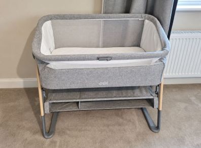 Mamas & Papas Lua Bedside Crib Grey and Carry Bag