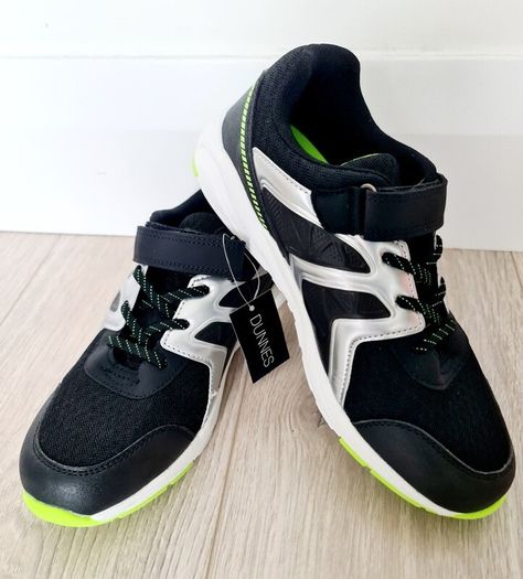 Boys trainers brand new size UK4