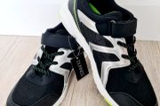 Boys trainers brand new size UK4