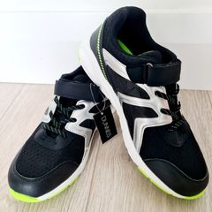 Boys trainers brand new size UK4
