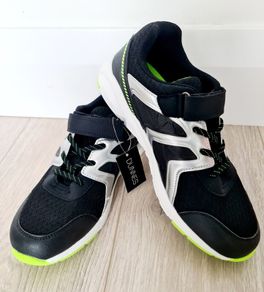 Boys trainers brand new size UK4