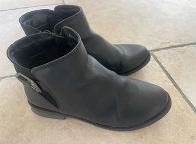 Black Chelsea ankle boots size 2