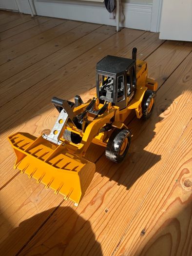Bruder 1:16 Road Loader FR 130