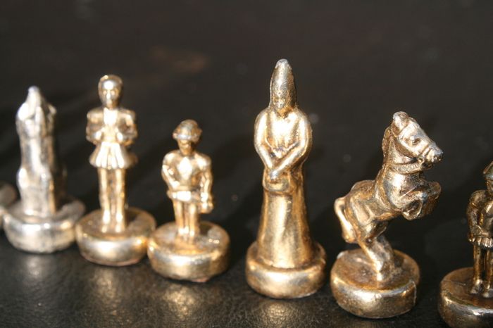 Vintage Metal Figures 1,1"