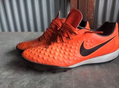 NIKE Astro turf boots