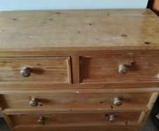 chest of drawers