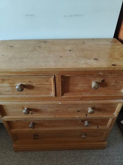 chest of drawers