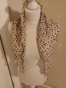 Dotted scarf