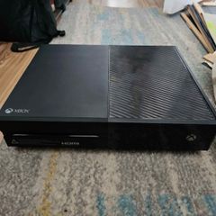 Xboc One, Games & Charging Dock