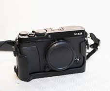 Fuji XE-3 (24 Megapixel Xtrans Iii Sensor)