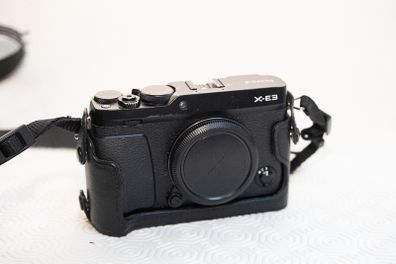 Fuji XE-3 (24 Megapixel Xtrans Iii Sensor)