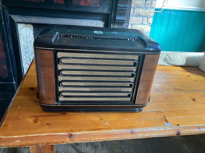 art deco style radio