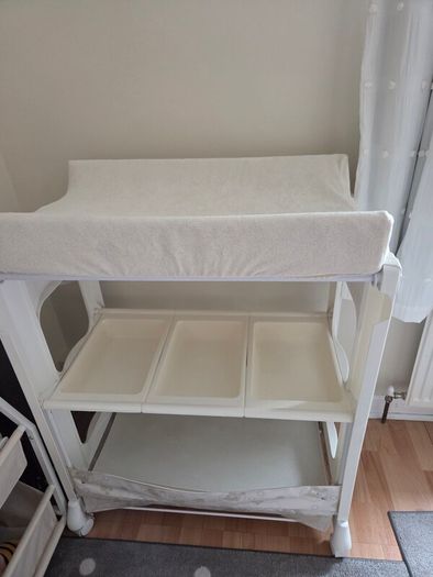 BABYLO Changing table