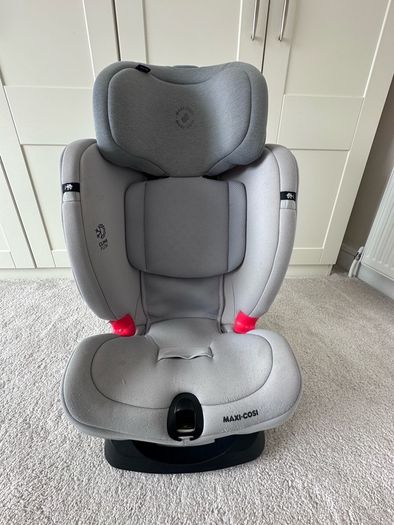 maxi cosy car seat titan plus