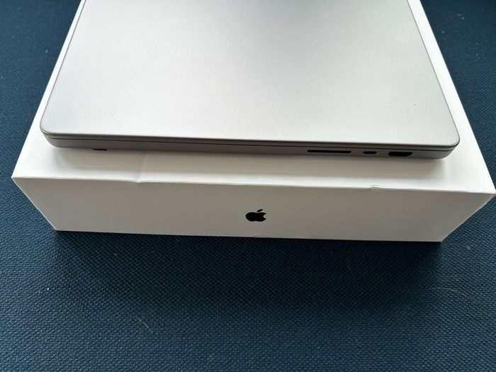 MacBook Pro M1 16" Pro Chip