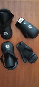 Sparing gloves and footpads