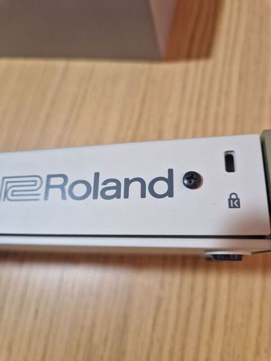 Roland TR-09