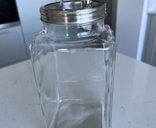 Glass water dispenser