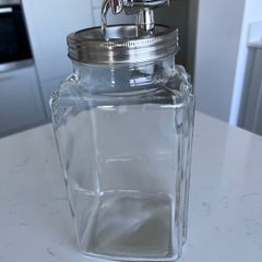 Glass water dispenser