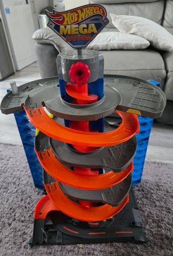 hot wheels mega garage
