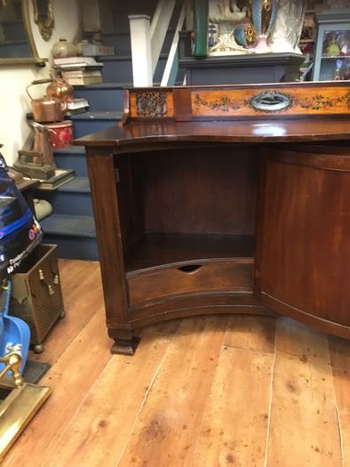 Antiques sidebord