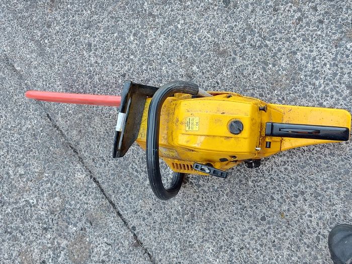LANDXCAPE Petrol Chainsaw, working great and in excellent condition