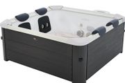 New 6 Person Hot Tub