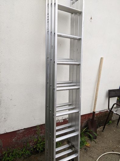 Werner Triple Compact Extension Ladder