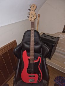 squire PJ bass