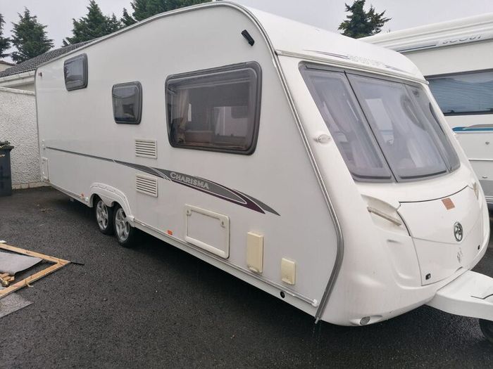 Swift Charisma Caravan
