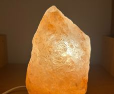 Natural Himalayan Salt Lamp- Great Condition