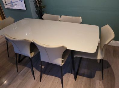 table and 6 chairs