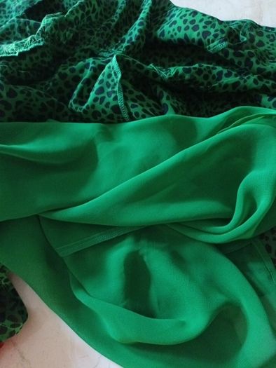 V by  Very Animal Print  Green Dress.  S.20.   B.N.W.T