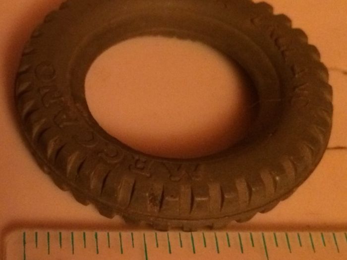 Meccano & Tri-ang tyres/wheels