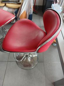 High stools chairs x3