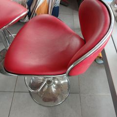 High stools chairs x3