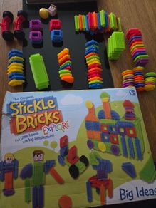 Stickle bricks set