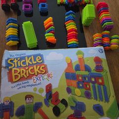 Stickle bricks set