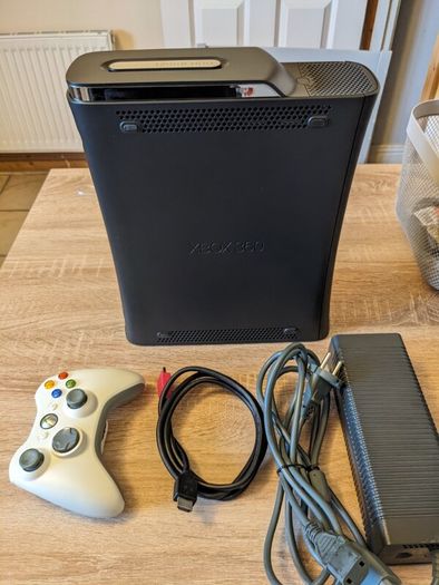 Xbox 360 Console with controller