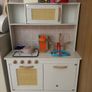 Kids kitchen from unknown company and fridge from Zara Image 2