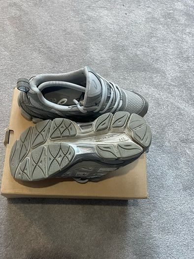 ASIC gel nyc grey