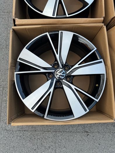 Genuine 18in VW Golf Mk8 GTD Bakersfield alloys 5x112